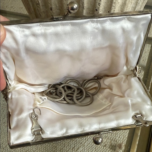 Vintage Elegant Silver Clutch Bag - Picture 3 of 4